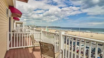 Standard Room, 1 King Bed, Balcony, Ocean View | Balcony