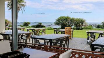 Breakfast and dinner served