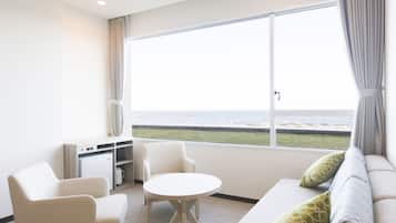 In-room safe, blackout drapes, bed sheets