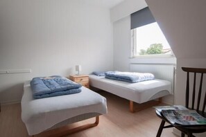 Free cots/infant beds, free WiFi