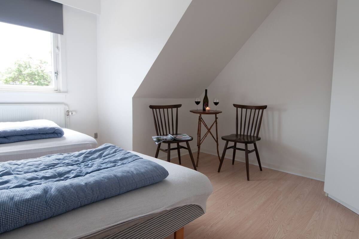 Free cots/infant beds, free WiFi