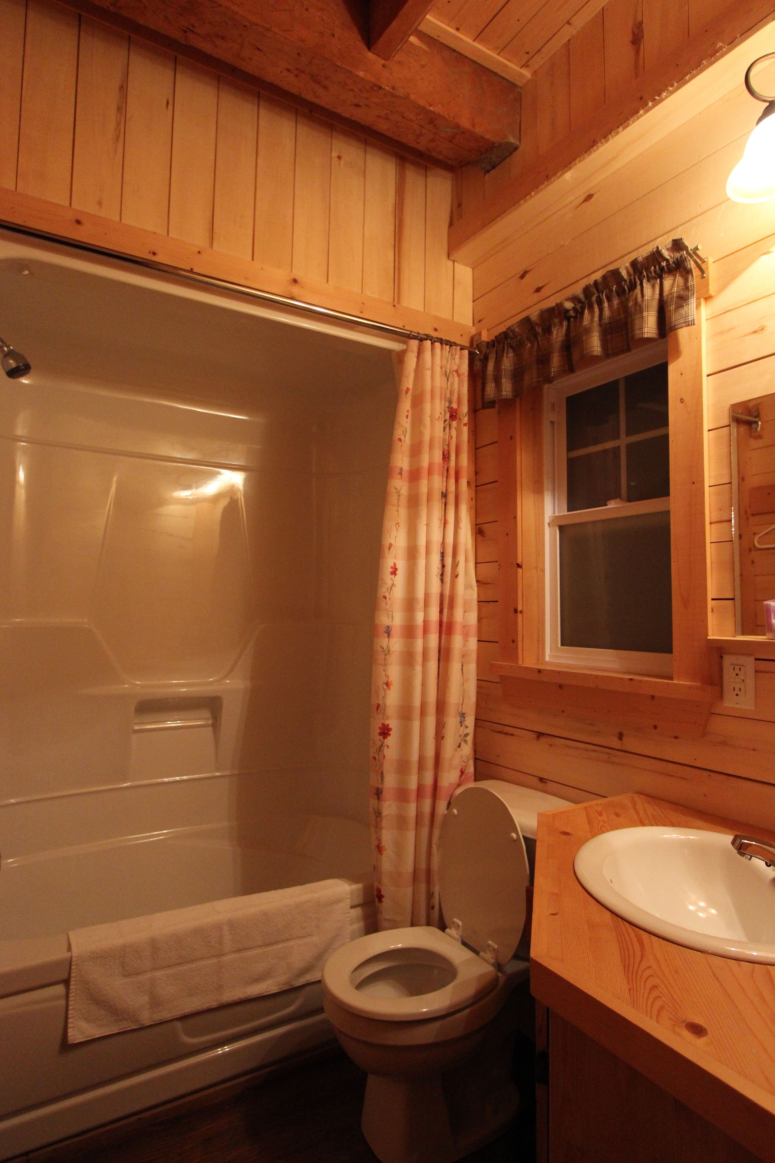 cottage, 2 bedrooms (pluvier) | bathroom | towels