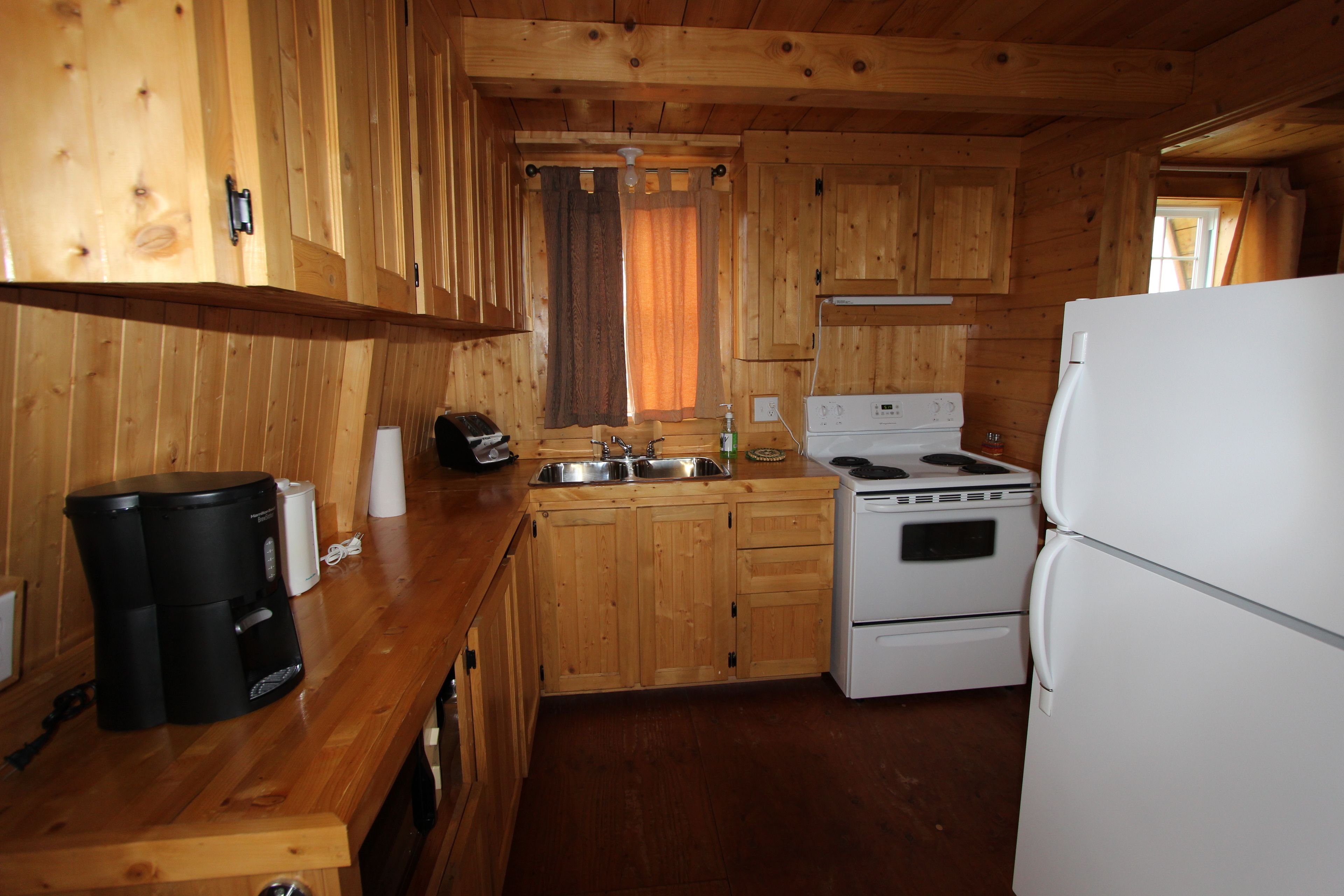 chalet, 2 bedrooms (guillemot) | private kitchen | coffee/tea maker, cookware/dishes/utensils