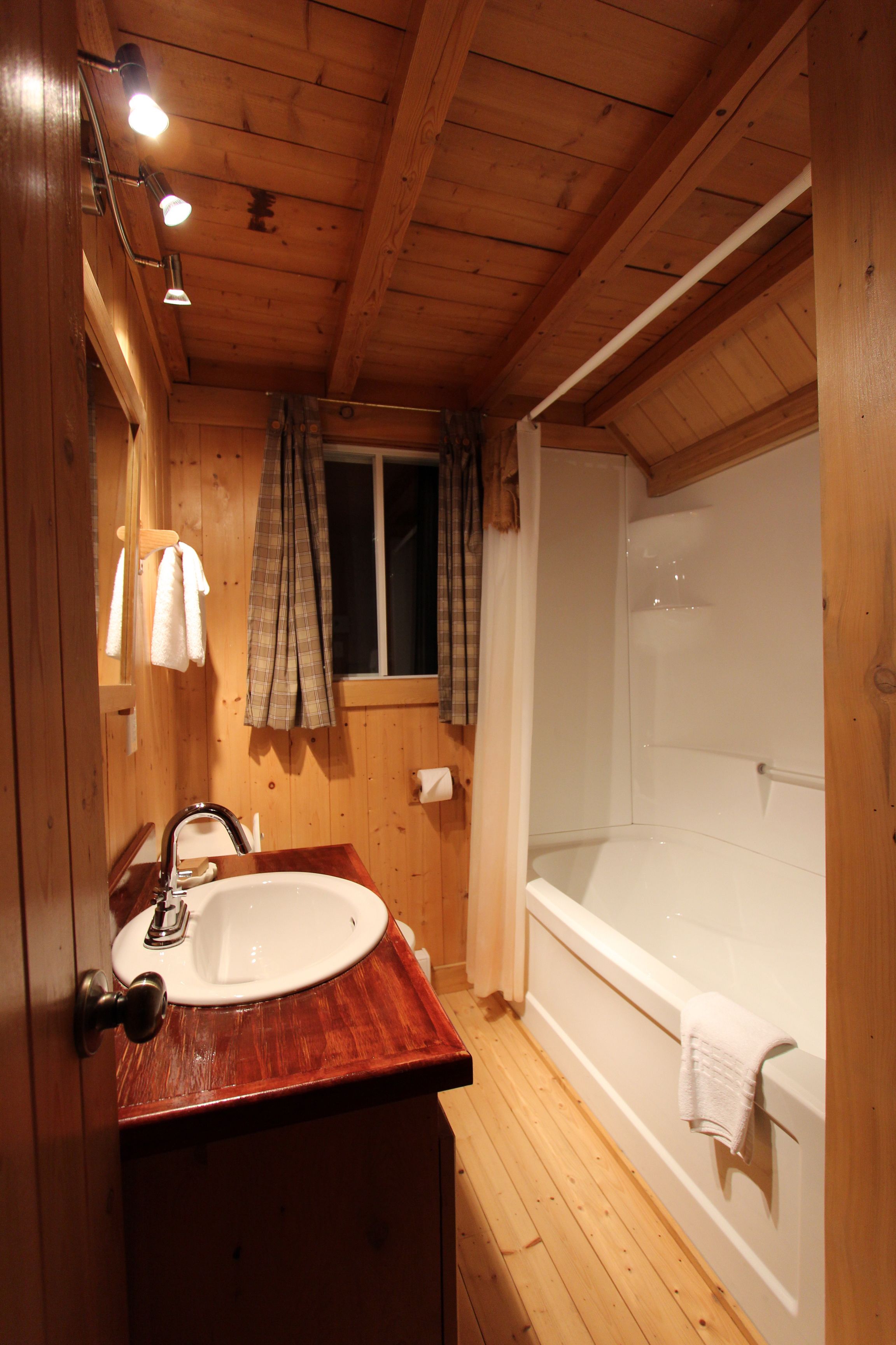 chalet, 2 bedrooms (gode) | bathroom | towels