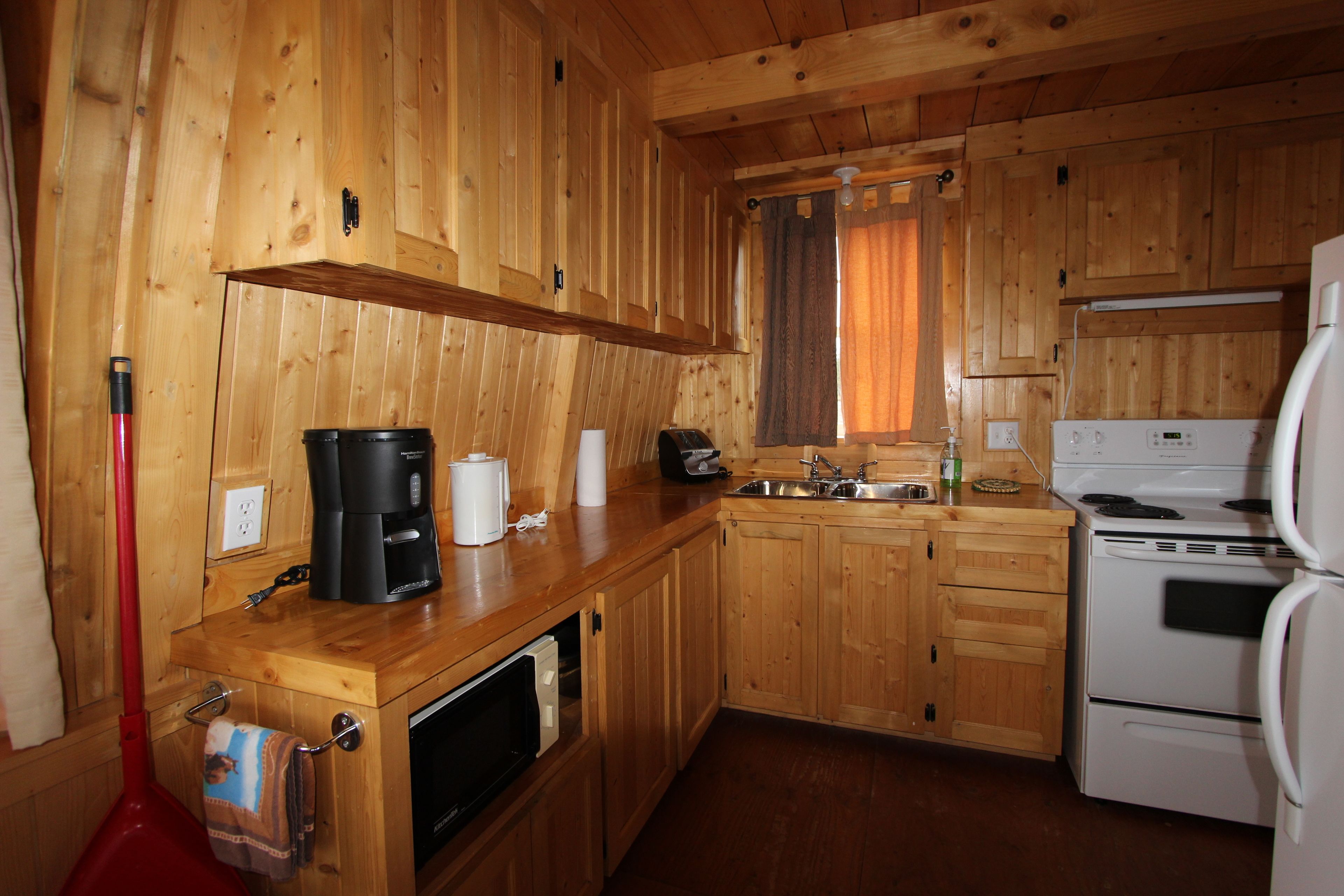 chalet, 2 bedrooms (guillemot) | private kitchen | coffee/tea maker, cookware/dishes/utensils