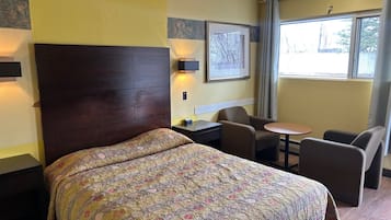 Rom – standard, 1 queensize-seng | Skrivebord, strykejern/-brett og ekstrasenger (mot et tillegg)