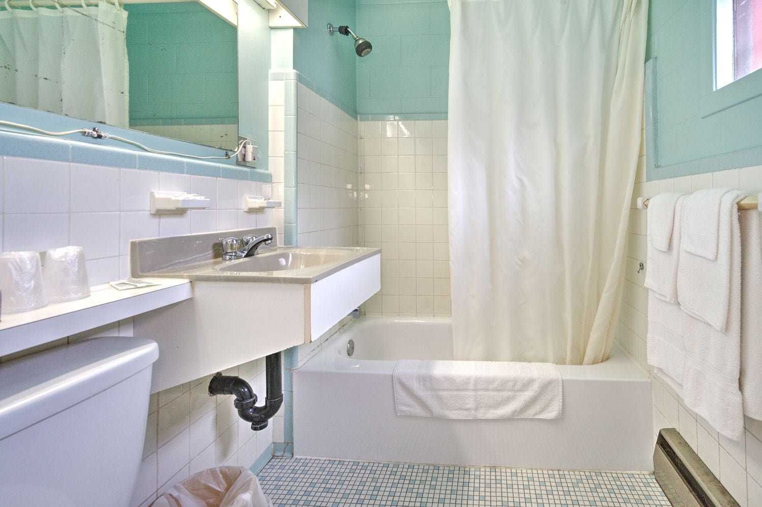 Standard Room, 2 Double Beds, Smoking | Bathroom | Combined shower/tub, hair dryer, towels