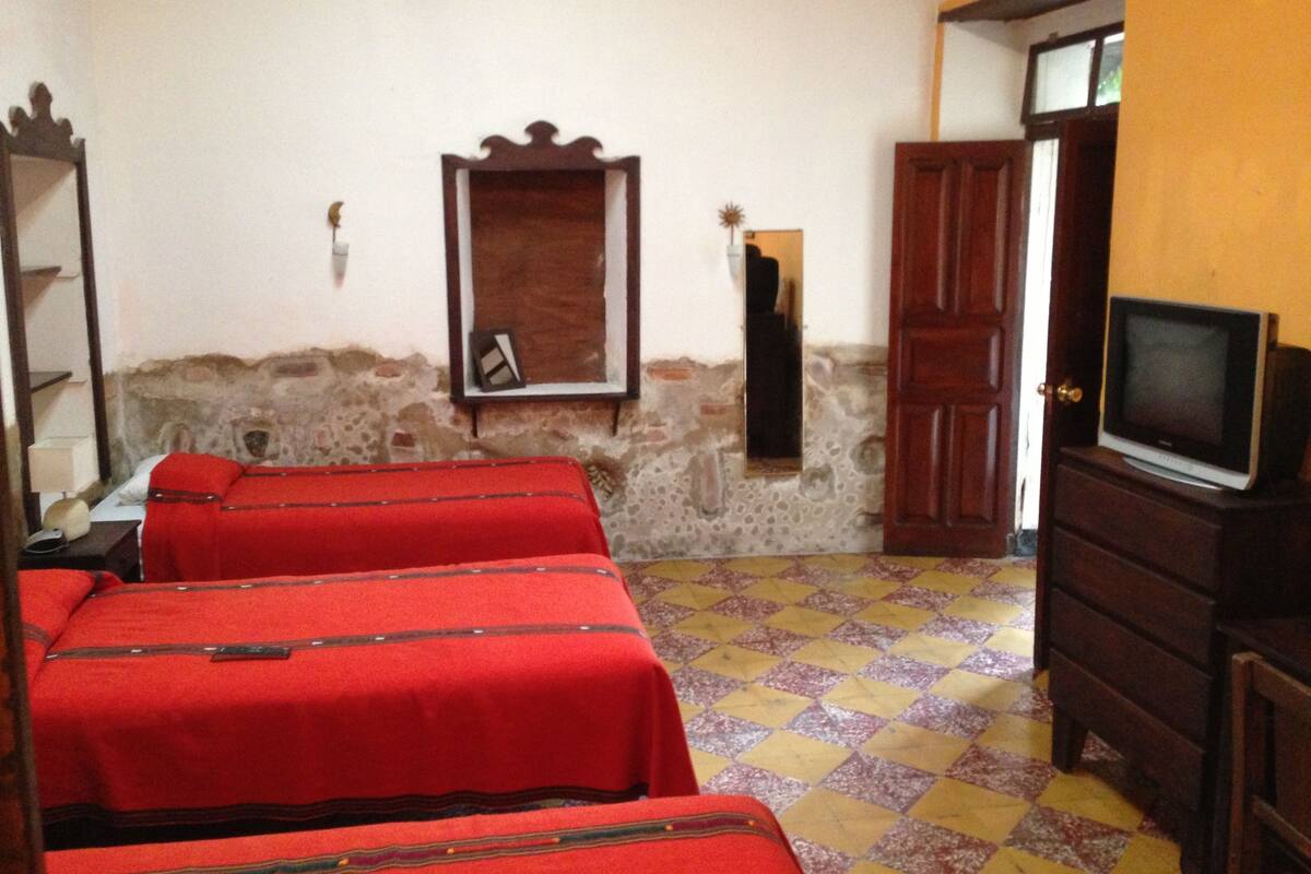 Standard Room (4 single beds) | Rollaway beds, free WiFi, bed sheets