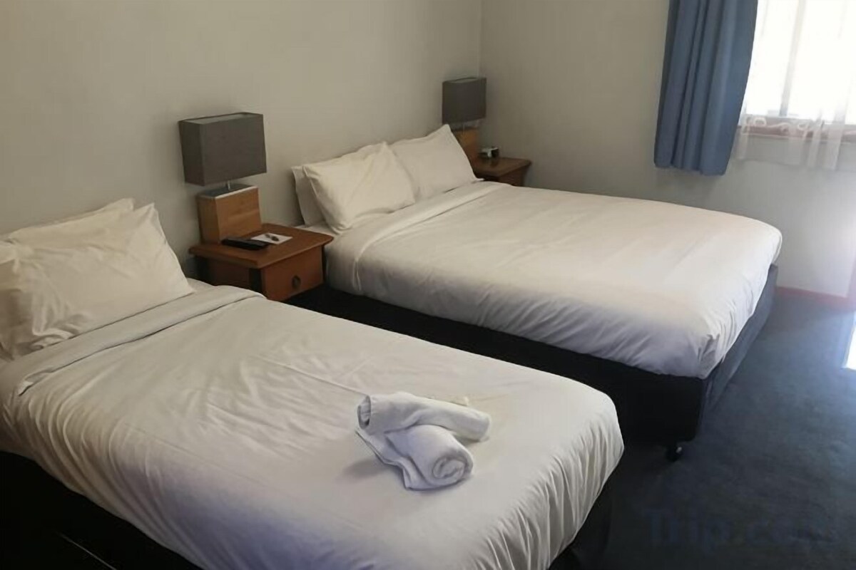 Free WiFi, bed sheets