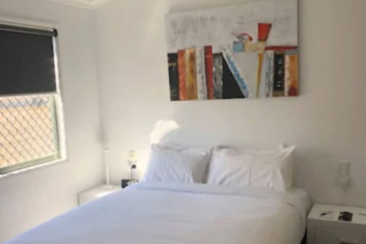 Cabin, 1 Bedroom, Patio | Free WiFi, bed sheets, wheelchair access