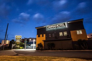 Front of property - evening/night - Darra Motel and Conference Centre (Darra)