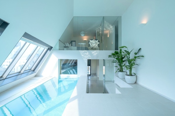 Spa Pool Penthouse | Premium bedding, down comforters, pillowtop beds, minibar