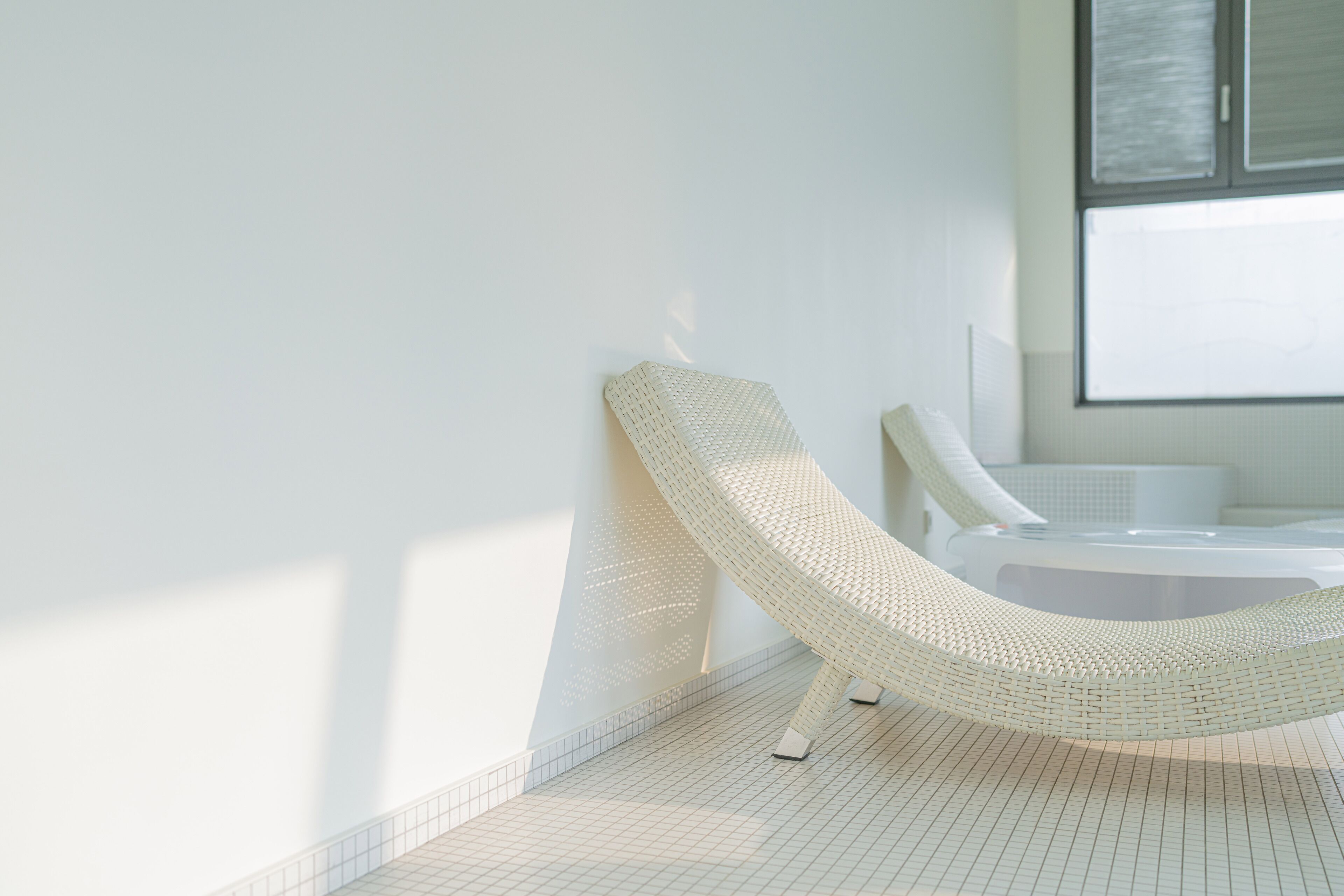 spa pool penthouse | living area | 52-inch flat-screen tv with cable channels, tv, pay films