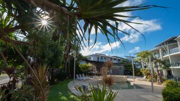 3 outdoor pools, open 7:00 AM to 9:00 PM, pool loungers