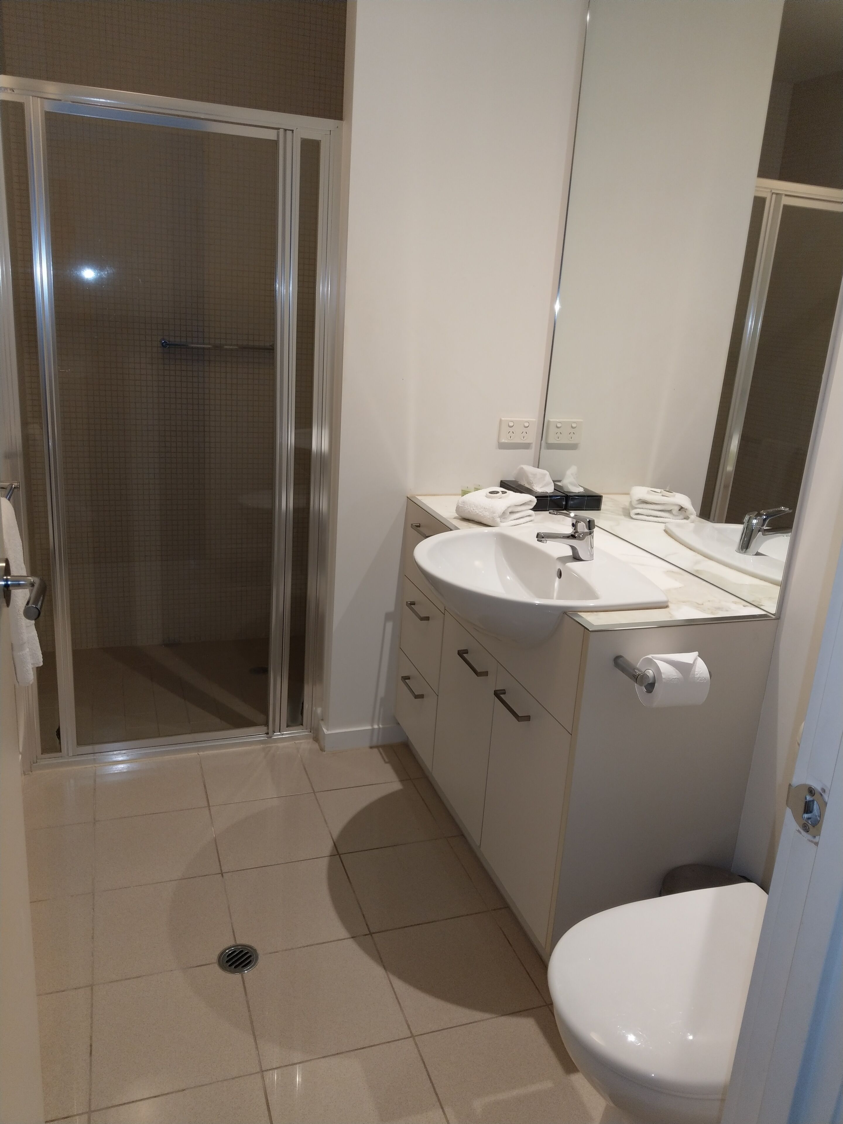 deluxe two bedroom apartment  | bathroom | separate bathtub and shower, free toiletries, hair dryer, towels