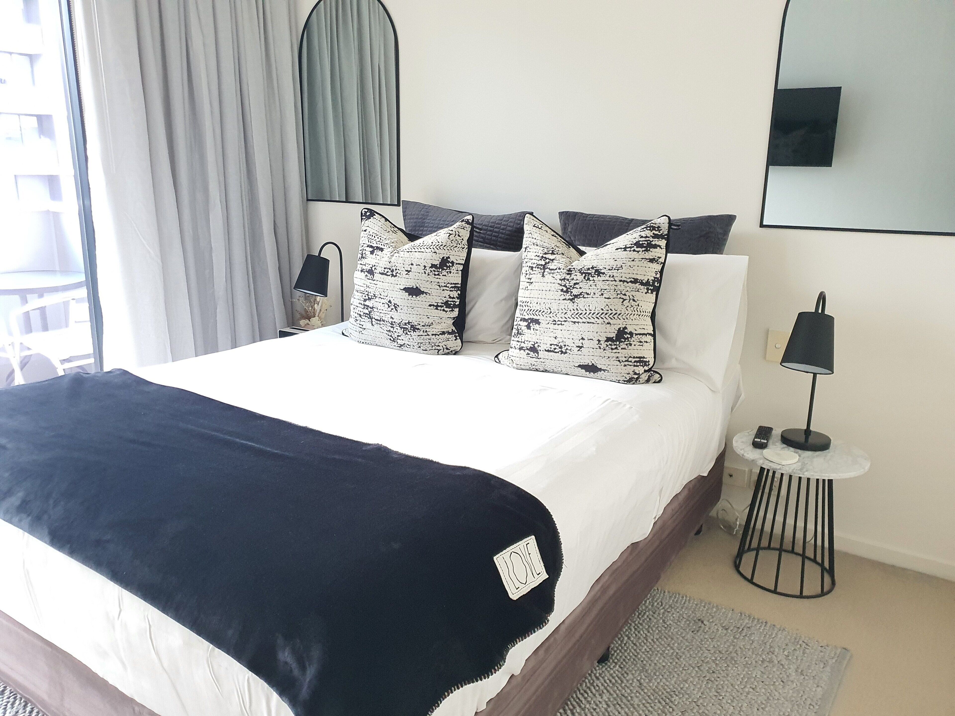 two bedroom apartment | 2 bedrooms, individually decorated, individually furnished