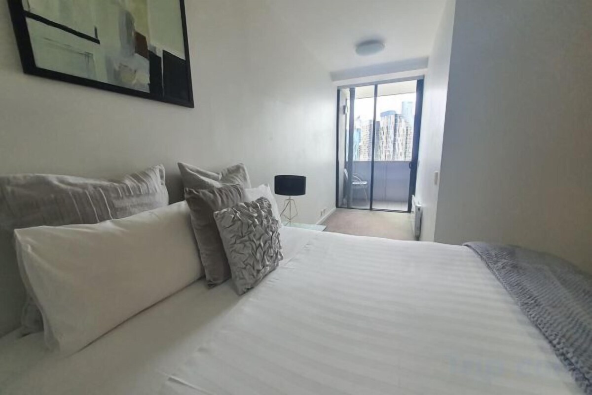 Soundproofing, iron/ironing board, WiFi (free), individually decorated
