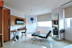 Deluxe Room | Living area