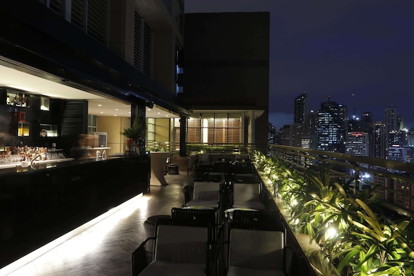 3 bar/dinlenme salonu, çatı barı, lobi salonu