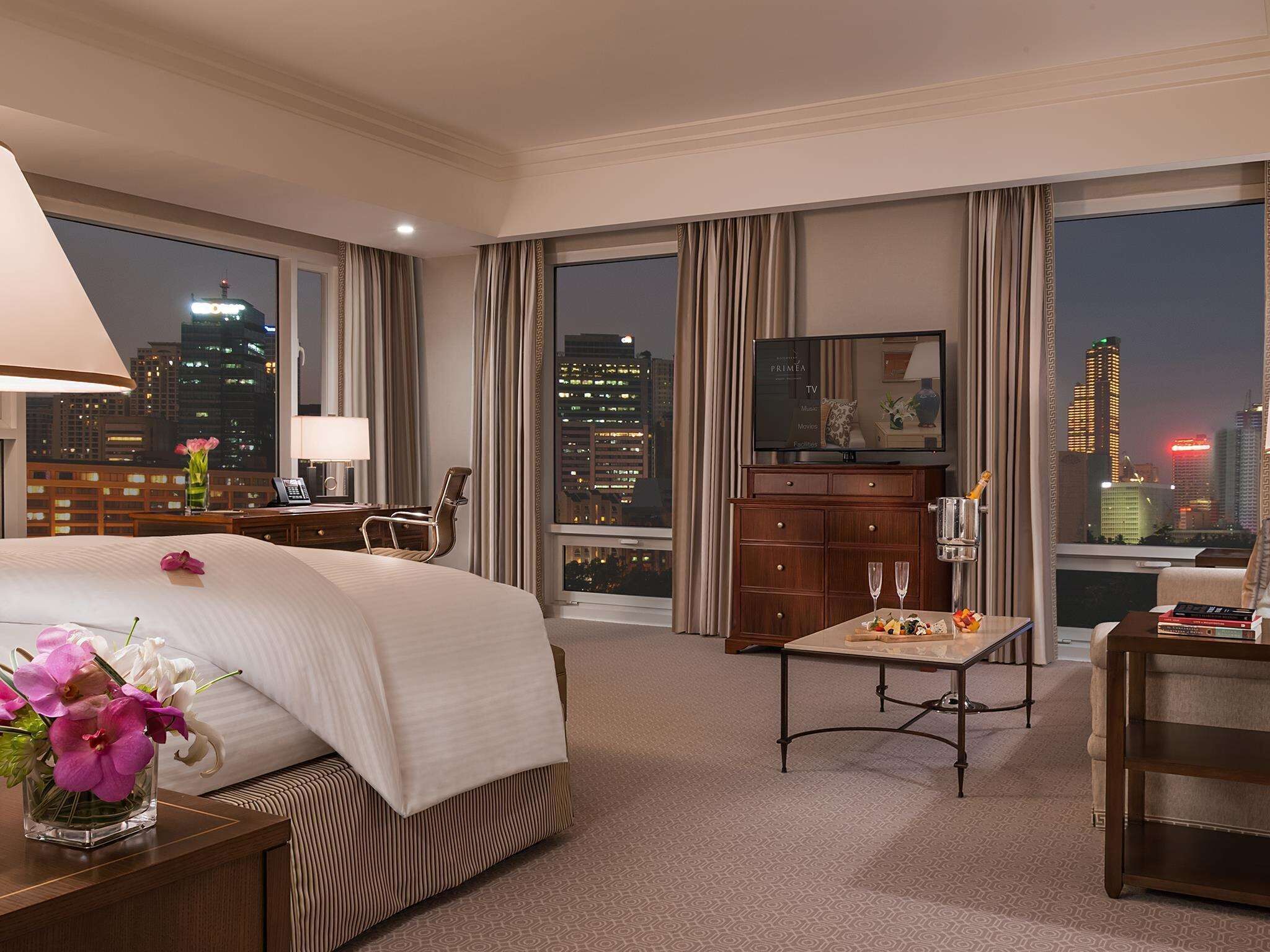 Minibar, coffre-fort, bureau