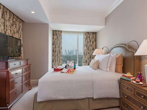 Minibar, in-room safe, desk, laptop workspace