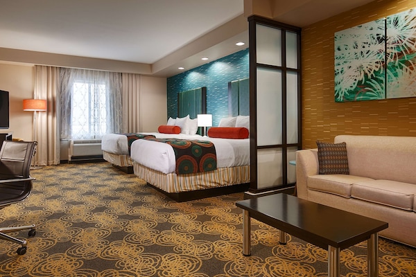 Matalassos amb encoixinament addicional i caixa forta a l'habitació