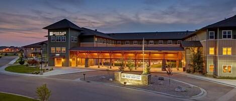 Façade de lâhĂ©bergement - soirĂ©e/nuit