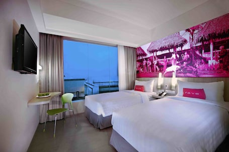 Standard Room | In-room safe, desk, blackout drapes, iron/ironing board. favehotel Cimanuk Garut