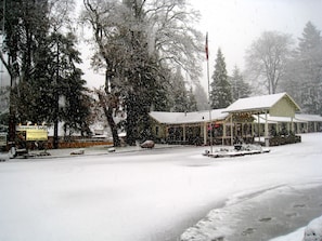 Vista frontal de la propiedad