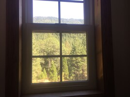 Premium Room | Bathroom | Shower, towels