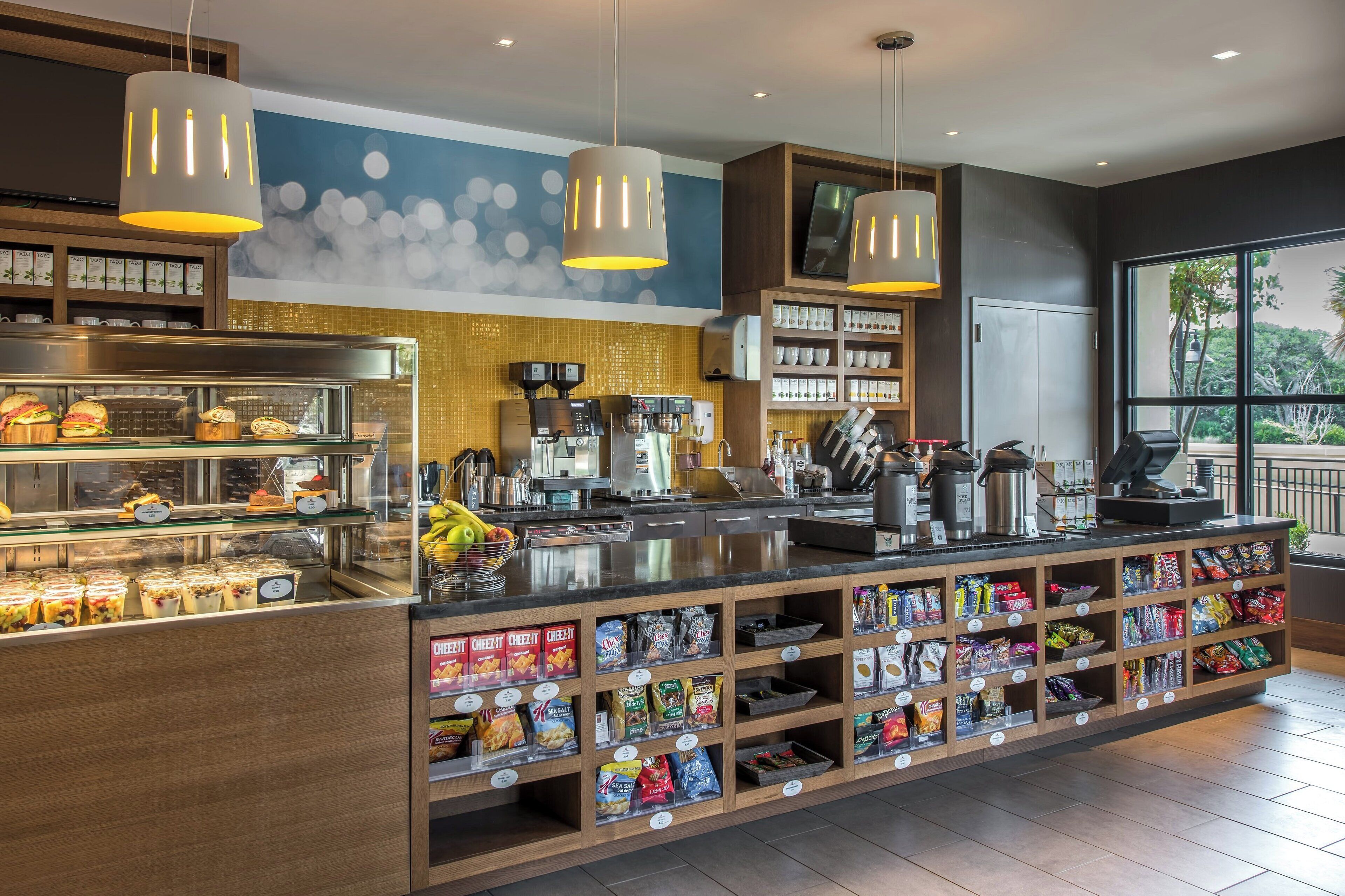 breakfast, lunch, dinner served; sea views