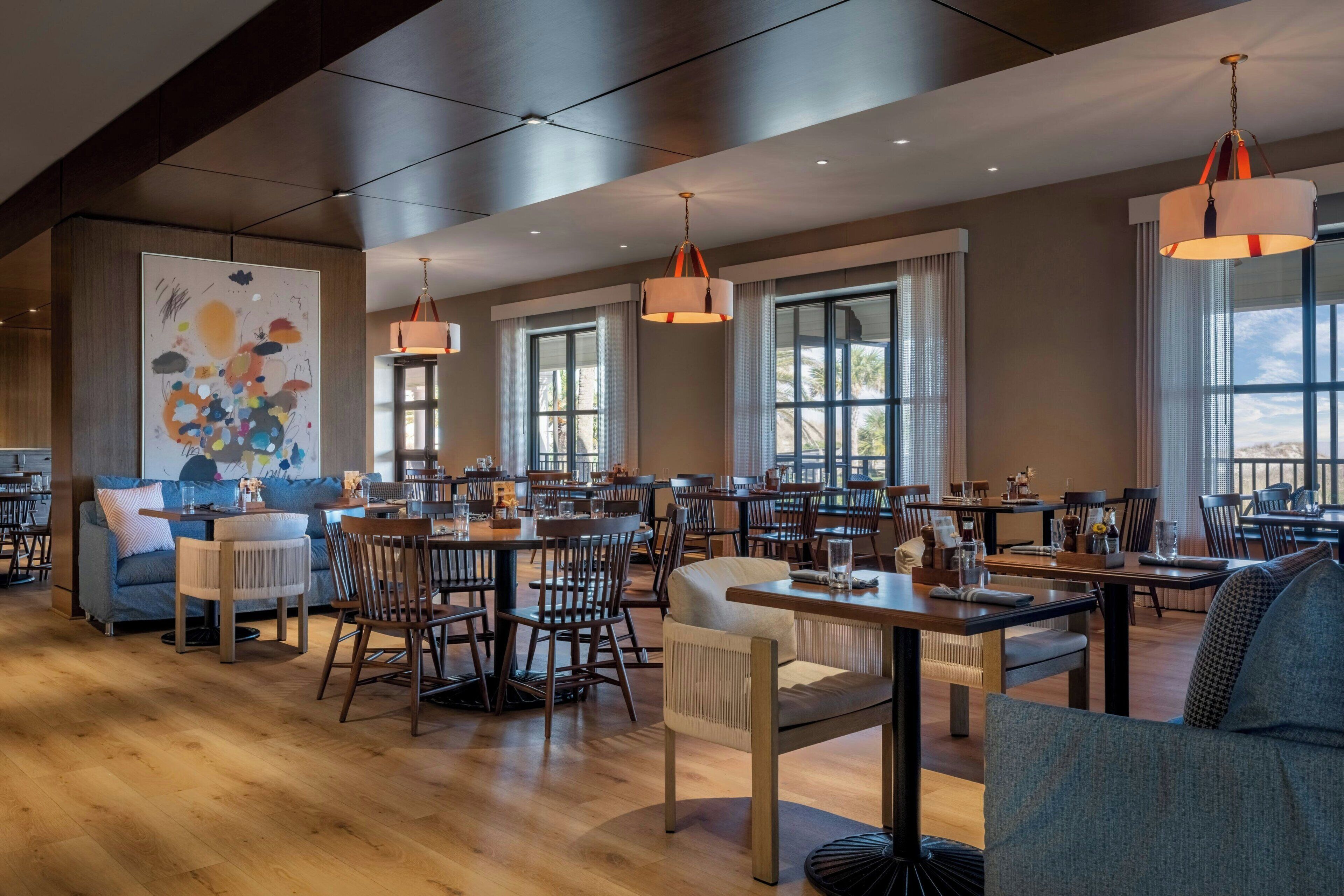 breakfast, lunch, dinner served; sea views