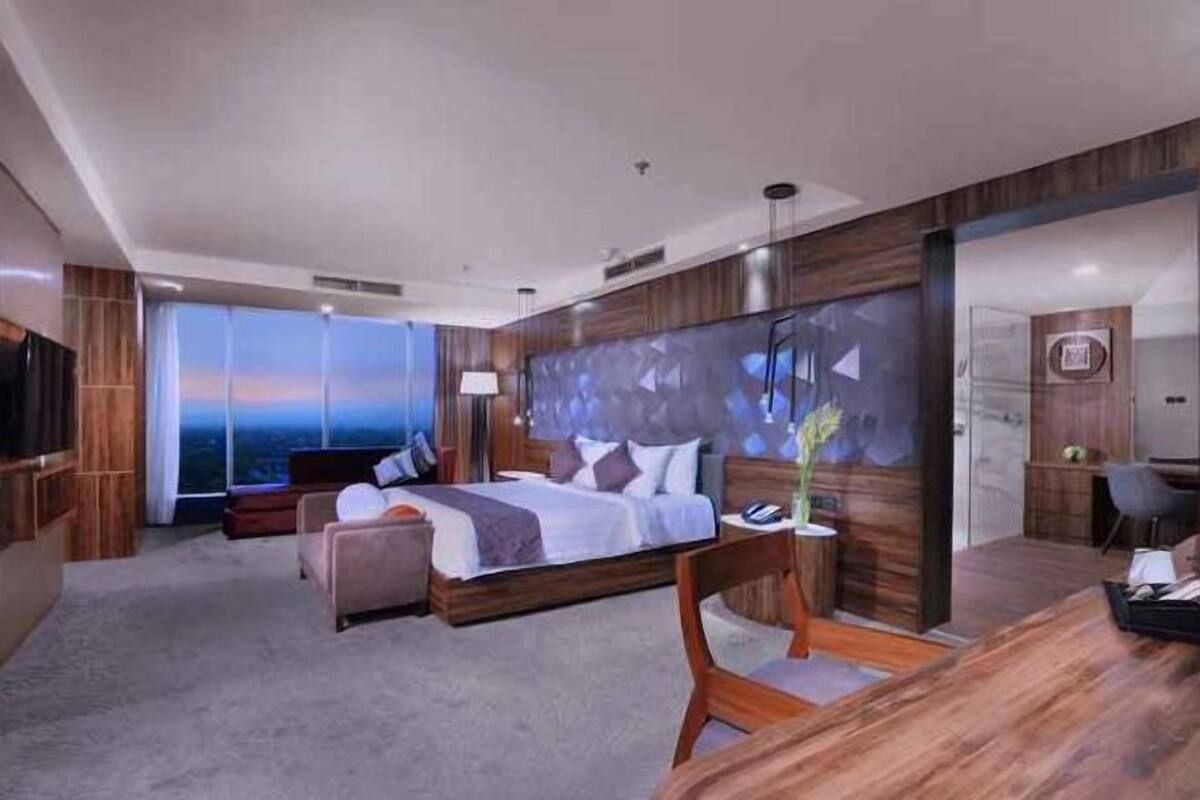 迷你吧、客房內保險箱、書桌、免費無線上網