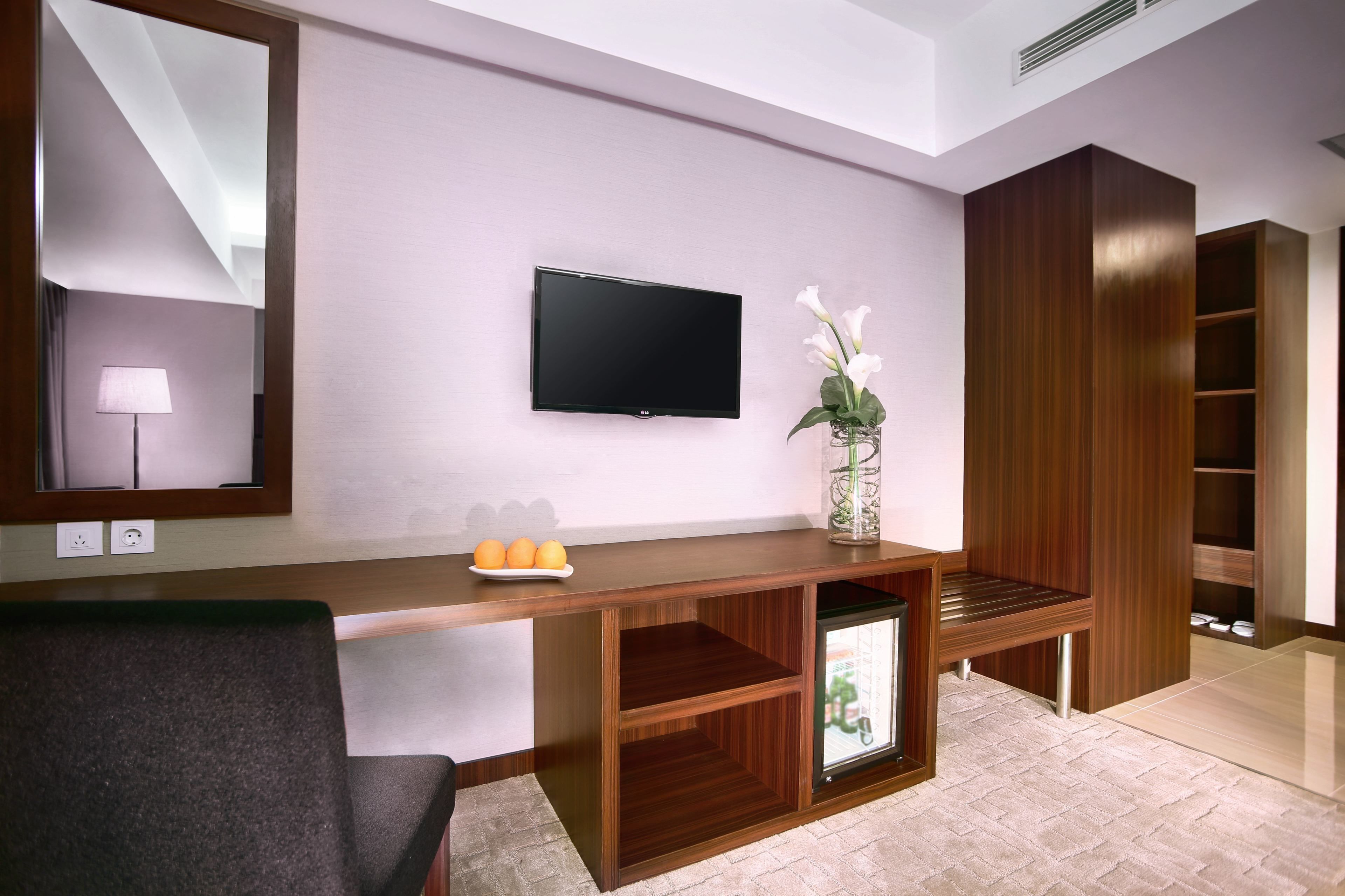 minibar, in-room safe, desk, free wifi