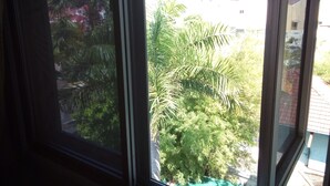 Unclassified image, 4 of 52, button - Discovery Cafe & Guest House (Malacca City)