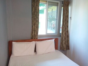 Standard Double Room, 1 Queen Bed, Shared Bathroom, City View | Iron/ironing board, free WiFi