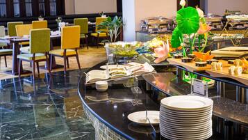 Frukostbuffé varje dag (VND 400000 per person)