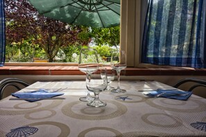 朝食に営業 (郷土料理)