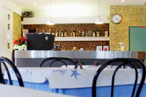 Bar (on property) - Minturnae Hotel (Minturno)