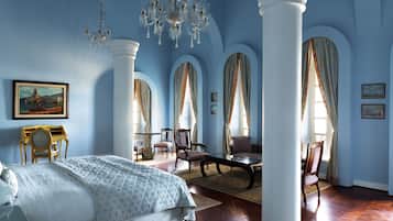 1 bedroom, premium bedding, minibar, in-room safe