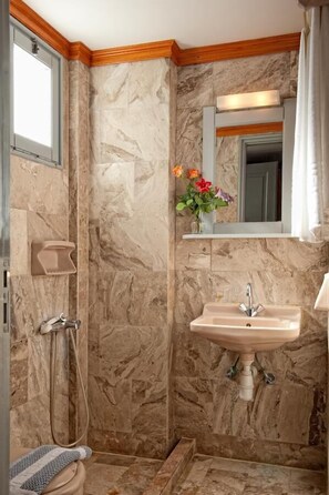 Bathroom sink - Vlachakis Hotel (Hersonissos)