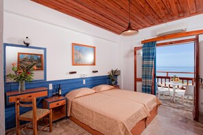 Studio, Sea View | Soundproofing, iron/ironing board, free cots/infant beds, bed sheets - Vlachakis Hotel (Hersonissos)
