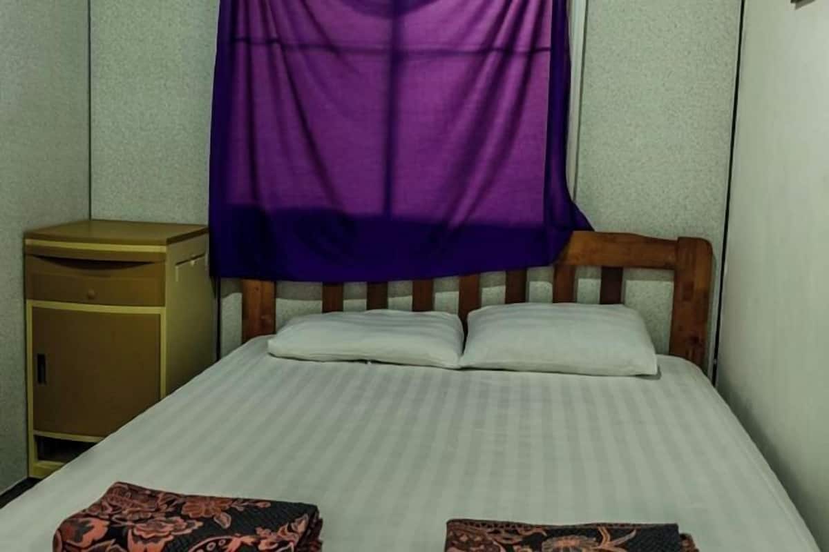 1 bedroom, individually furnished, free WiFi, bed sheets
