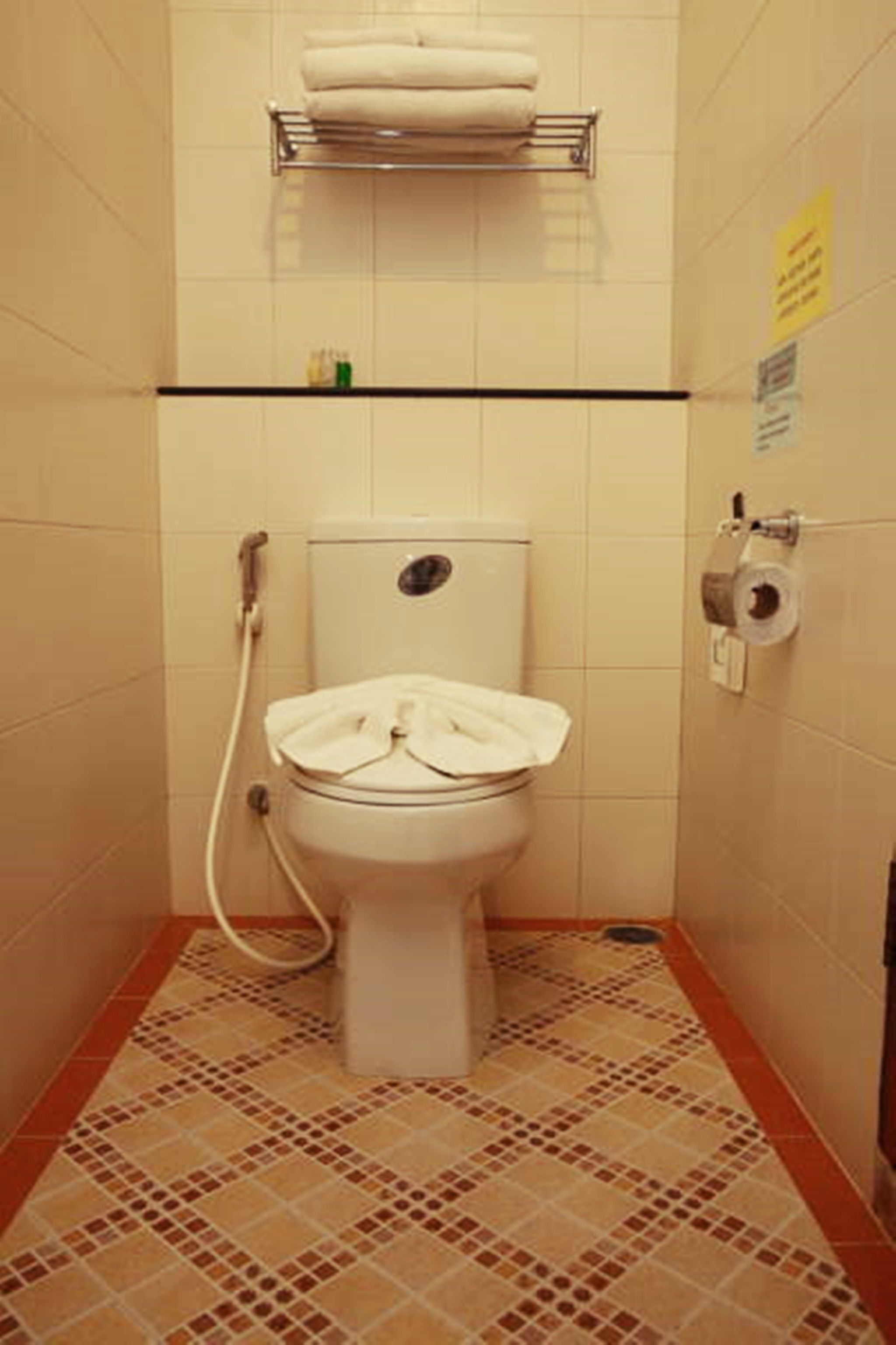 standard connecting room | bathroom | shower, free toiletries, hair dryer, towels