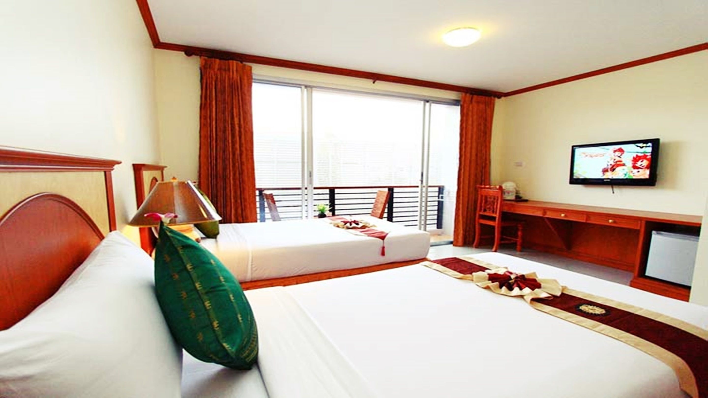 minibar, in-room safe, free wifi