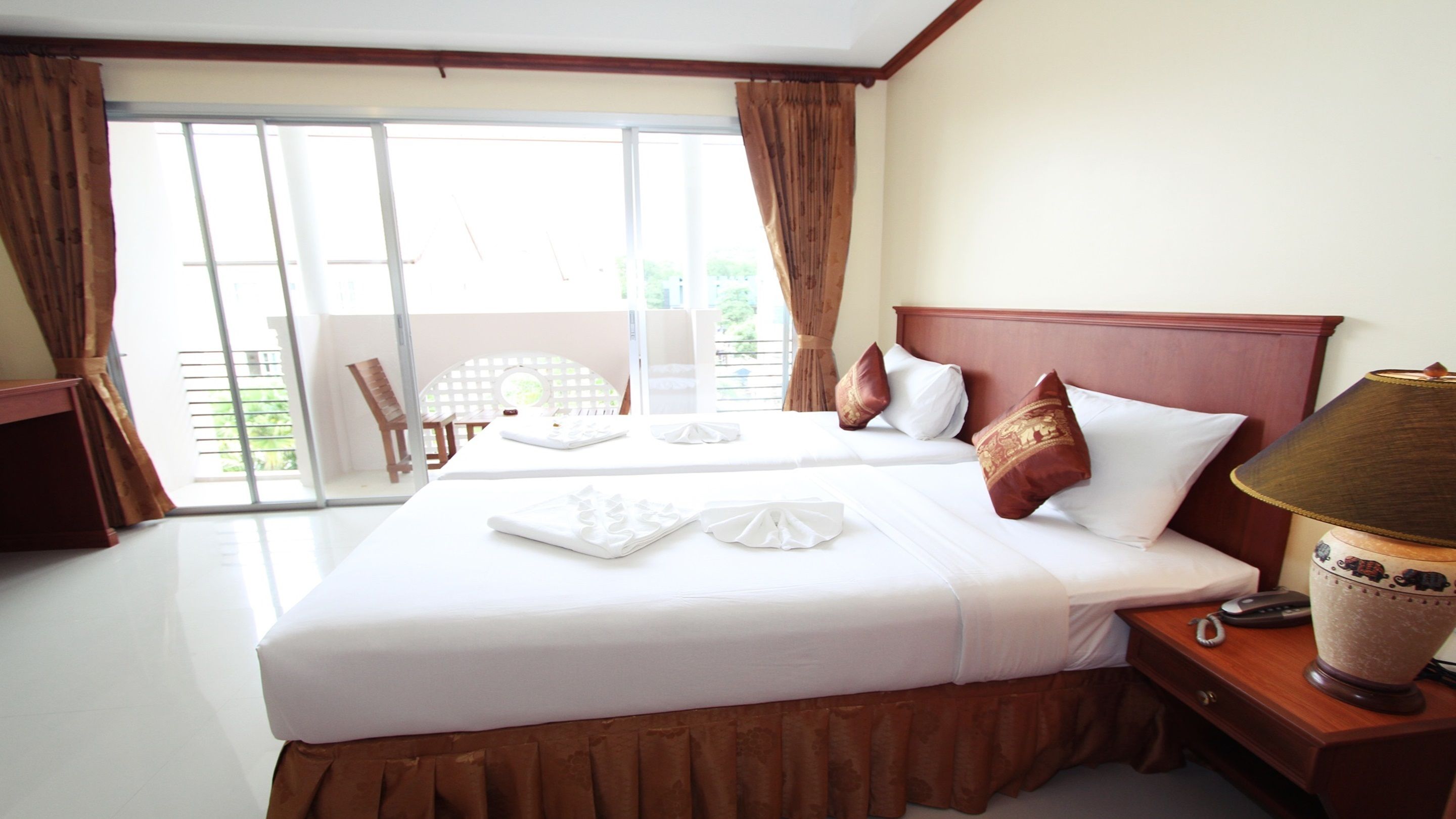 minibar, in-room safe, free wifi