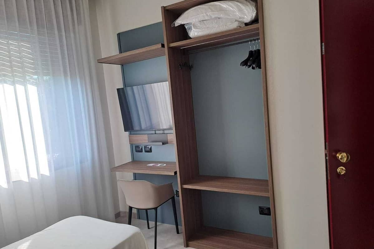 Chambre Supérieure, 1 lit une place | Minibar, coffres-forts dans les chambres, décoration personnalisée