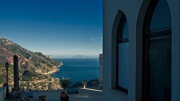 Doppel- oder Zweibettzimmer, 1 Doppelbett oder 2 Einzelbetten, Meerblick | Ausblick vom Zimmer