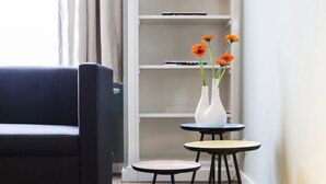 Apartment, 2 Bedrooms | Living room
