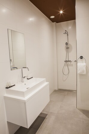 Shower, hair dryer, towels - Apartments Prinsengracht (Amsterdam)